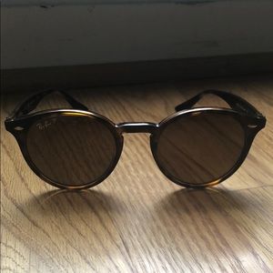 Ray-Ban polarized round RB2180
